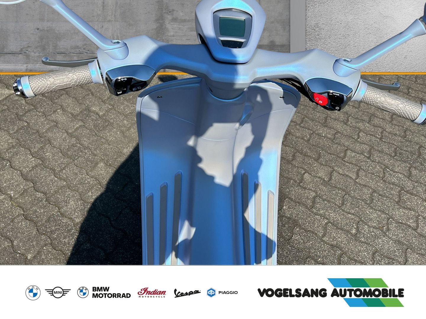 Fahrzeugabbildung Vespa 946 Sondermodell Snake, Limitiert auf 888 Stück,