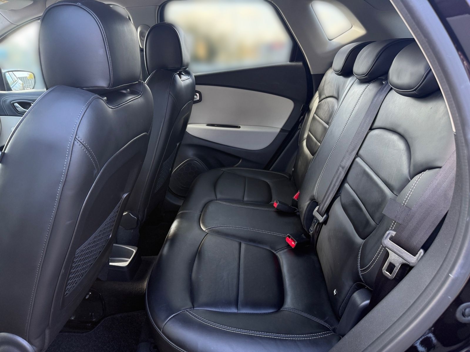 Fahrzeugabbildung Renault Captur 1.2 AT Initiale Paris ENERGY *GJR*BOSE*LE