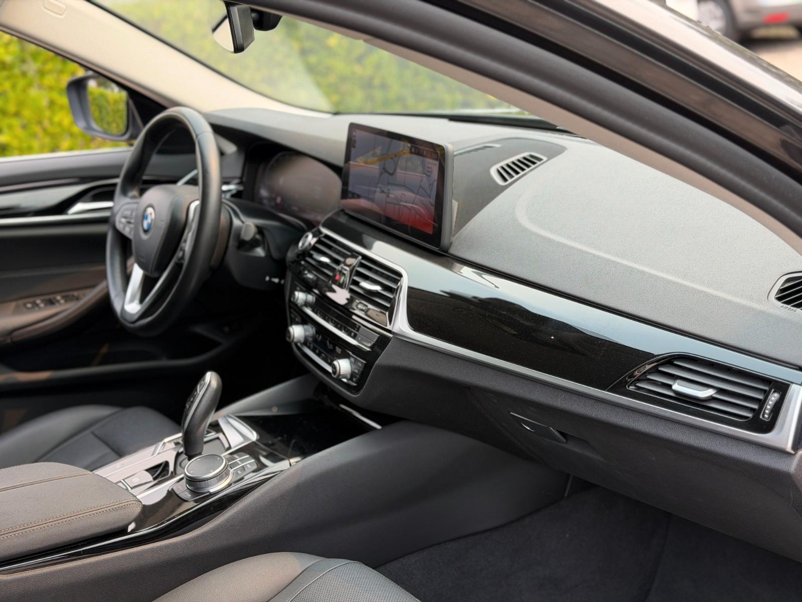 BMW 520 d Touring Garantie*KeyL*Navi*Car Play*Ambien