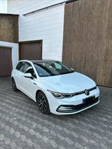 Volkswagen Golf 8 Style weiß Panoramadach ... - Volkswagen Golf: Weis