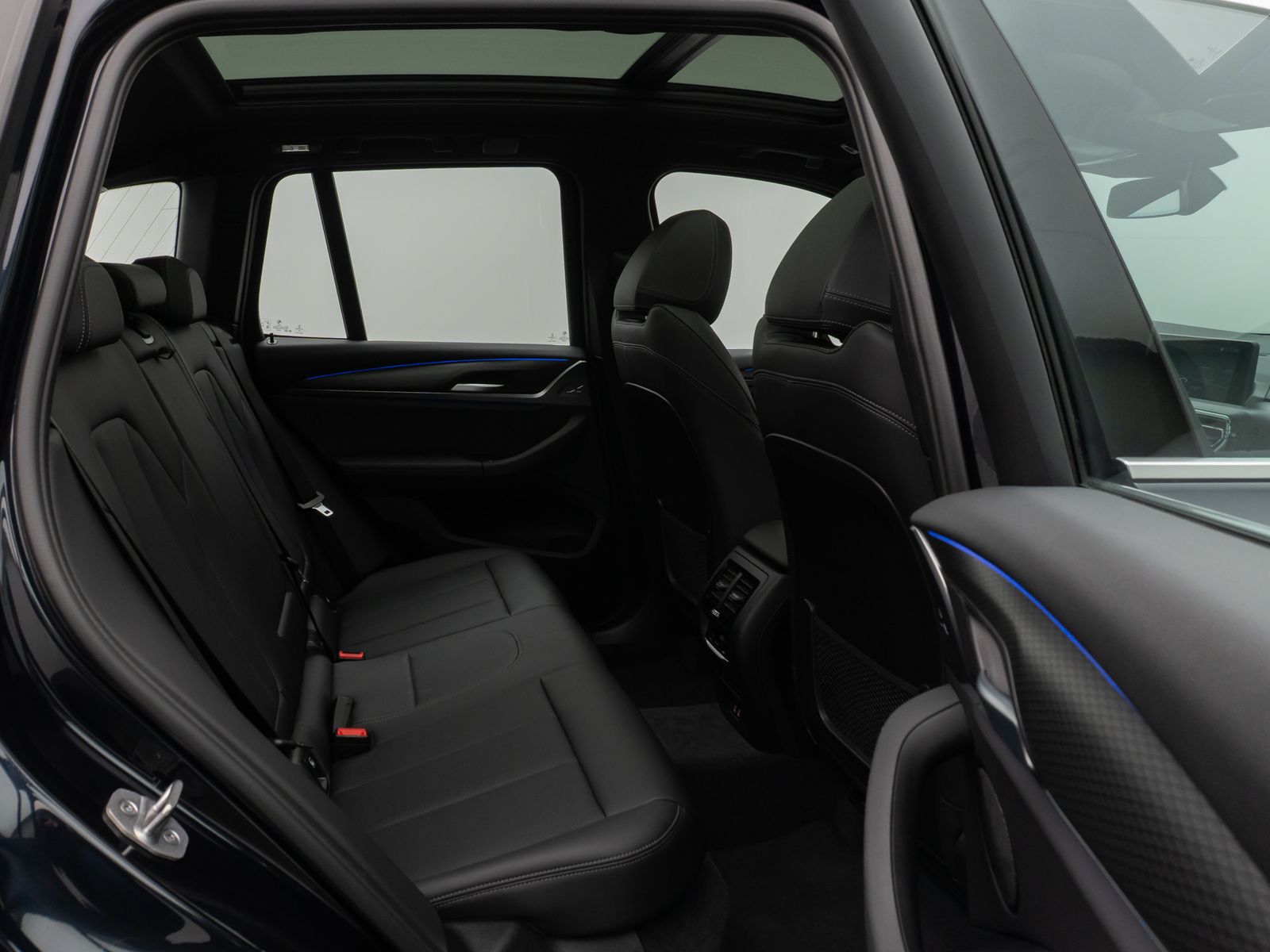 Fahrzeugabbildung BMW X3 xD20i M Sport Panorama Kamera HiFi DAB 19Zoll