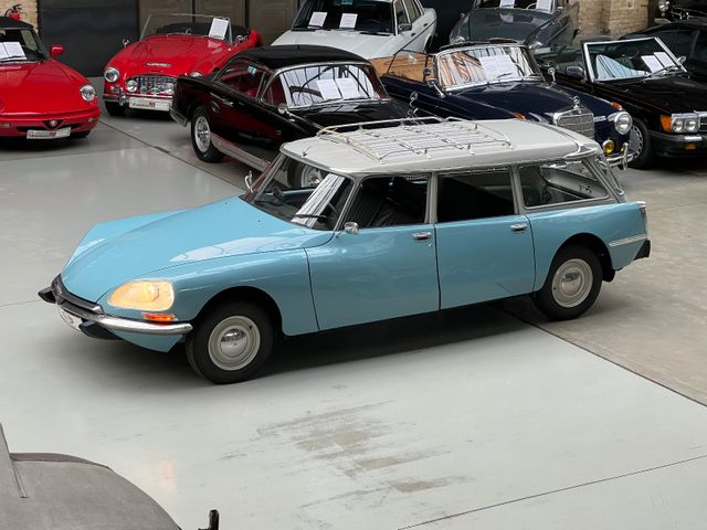 Citroën DS 20 Commerciale, Automatikgurte und Kopfstütze