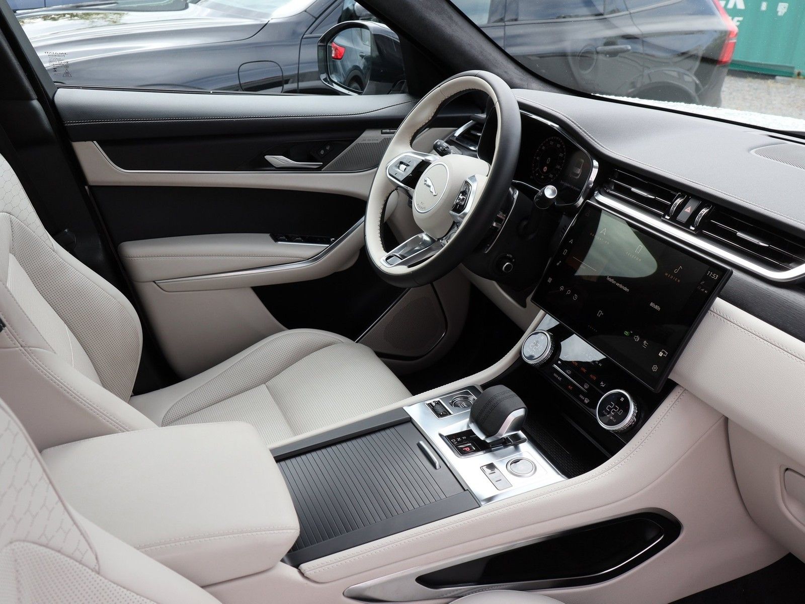 Jaguar F-PACE R-Dynamic HSE AWD Massagefunktion Vorders imagem 3