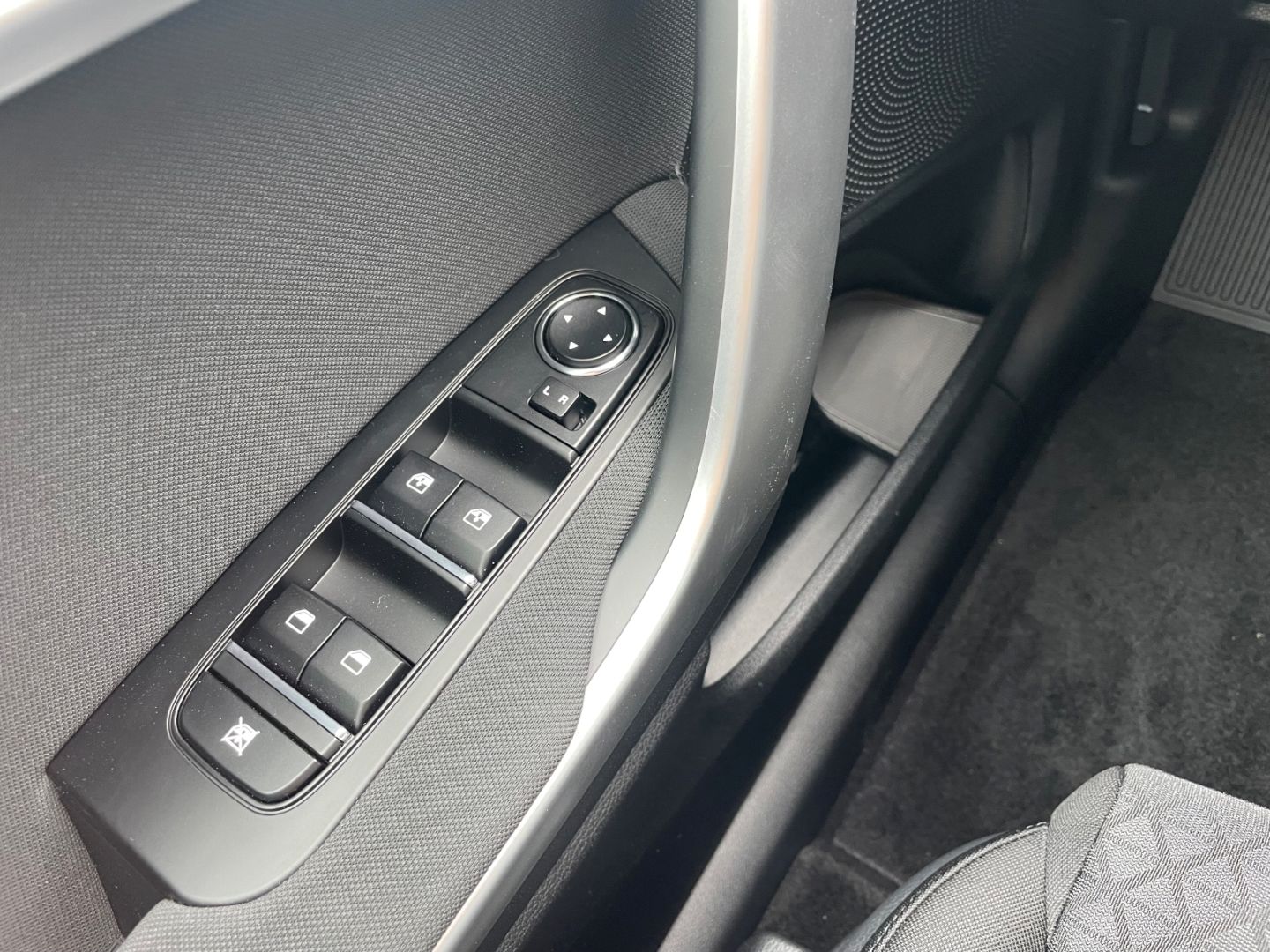 Fahrzeugabbildung Kia Ceed_sw Kamera Verkehrszeichenerk Klima Tempomat