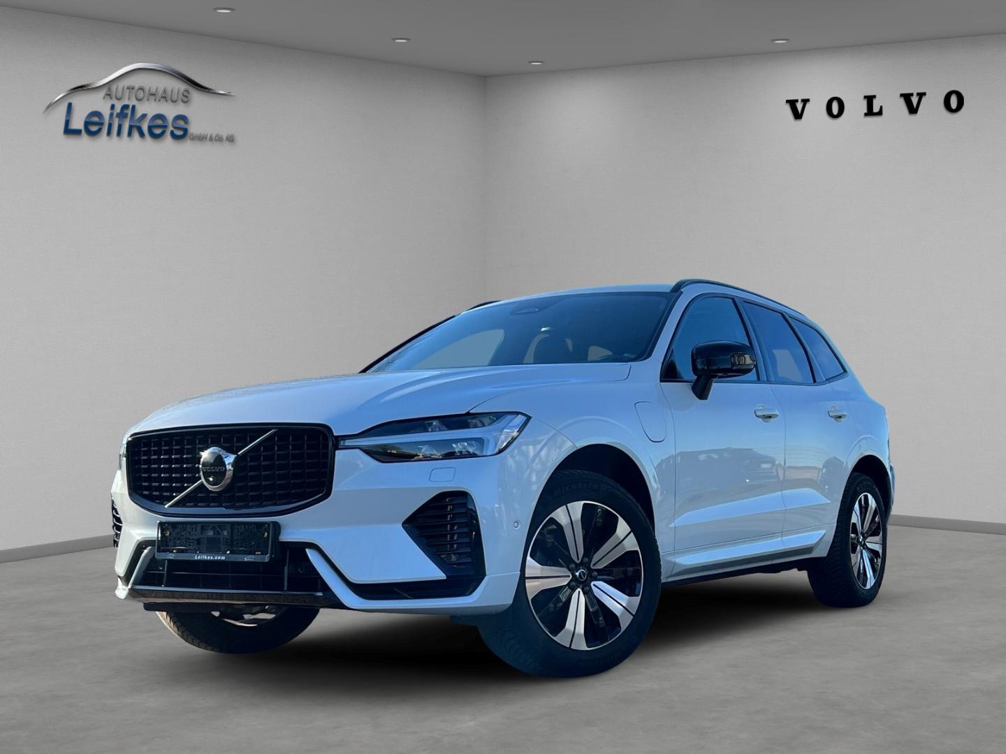 Volvo XC60 T6 Recharge Plus Dark Plug-In Hybrid AWD