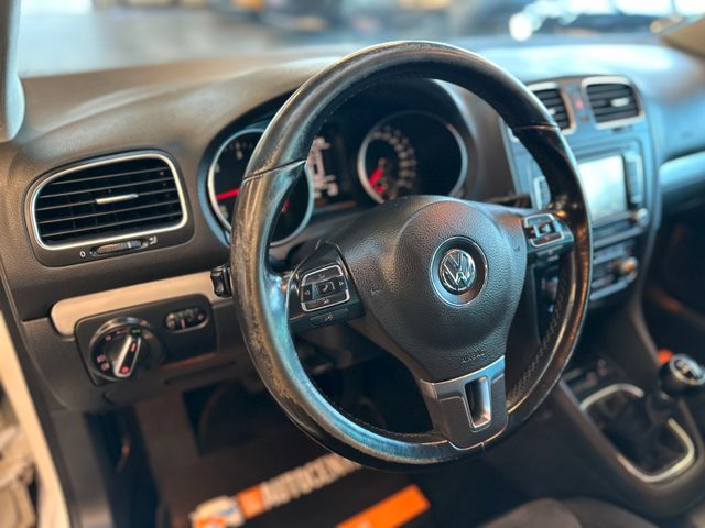 Volkswagen Golf VI*TEMPO*NAVI*PDC*ALCANTARA*1-HAND*