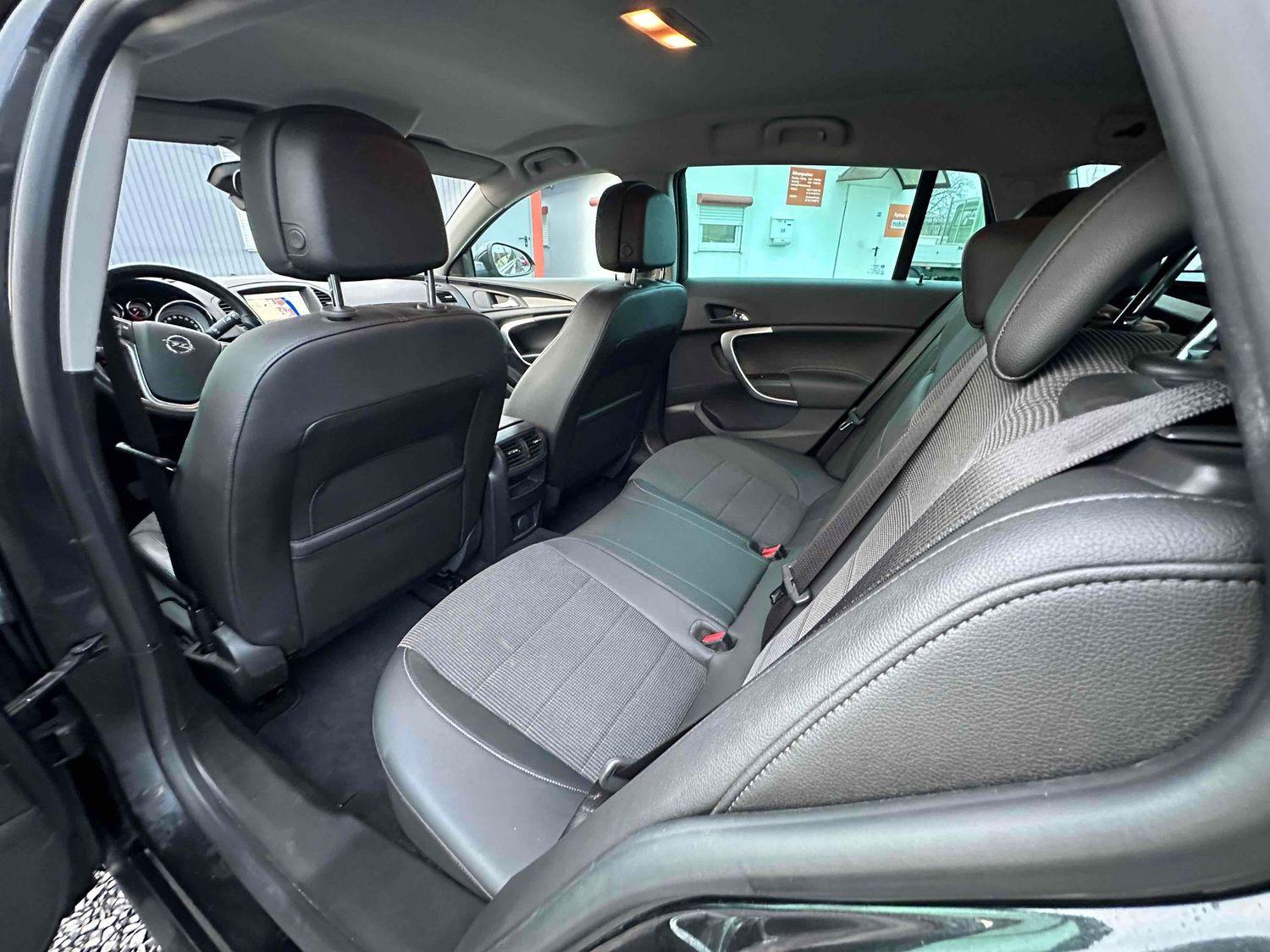 Opel Insignia 2013 — photo 14
