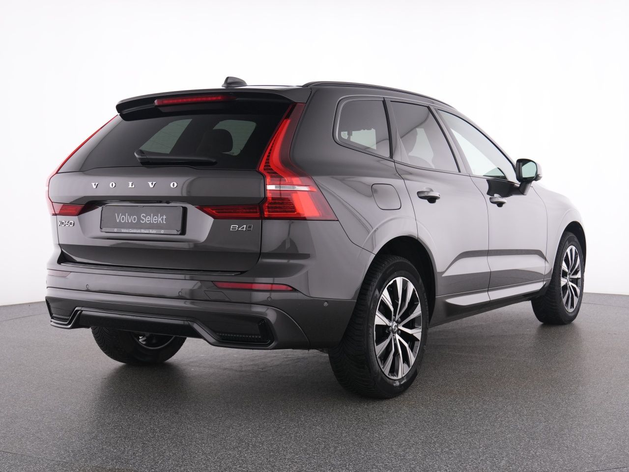 Volvo XC60 B4 (D) AWD PLUS DARK AHK FAP LICHTPAK 360° foto 3
