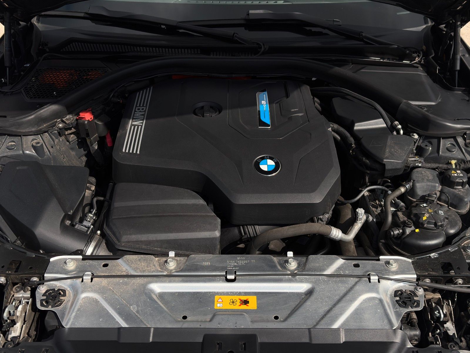 Fahrzeugabbildung BMW 330e Touring M Sport Alcan. Anthra. LC+ AHK H&K