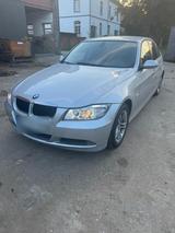 BMW 3er E90 320i Limousine  170 PS, gepfl... - BMW aus 2008: 1er