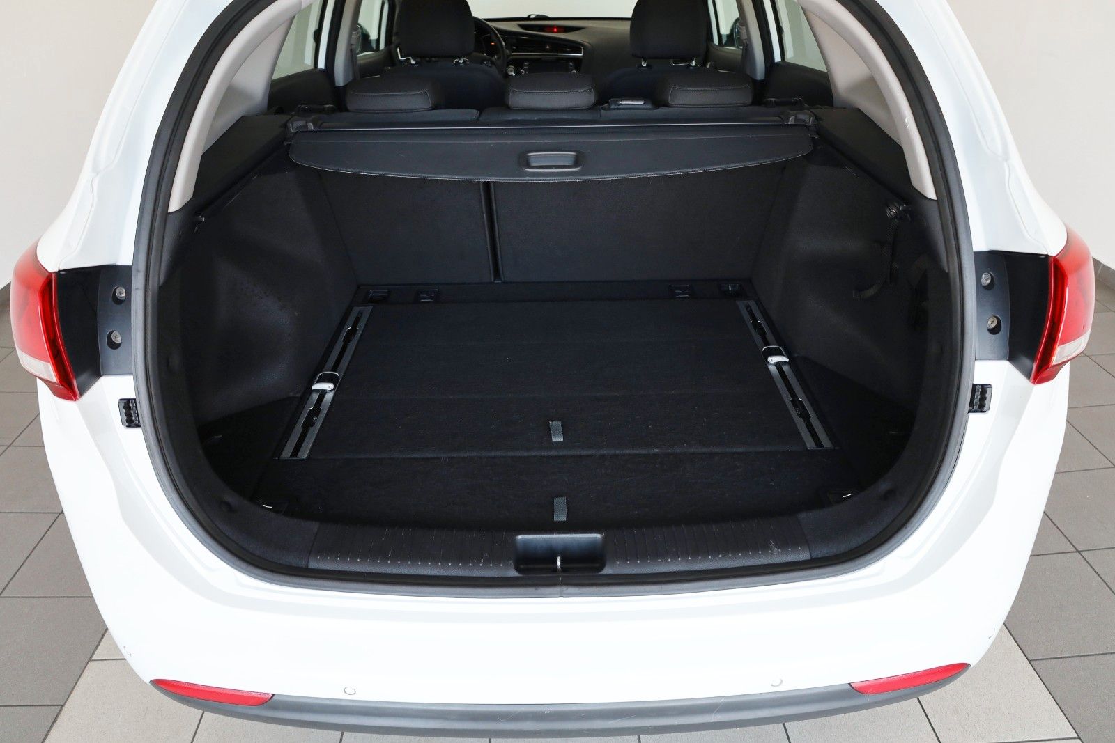 Fahrzeugabbildung Kia cee'd Sportswagon Spirit Navi,Xen,Kamera,PanDach