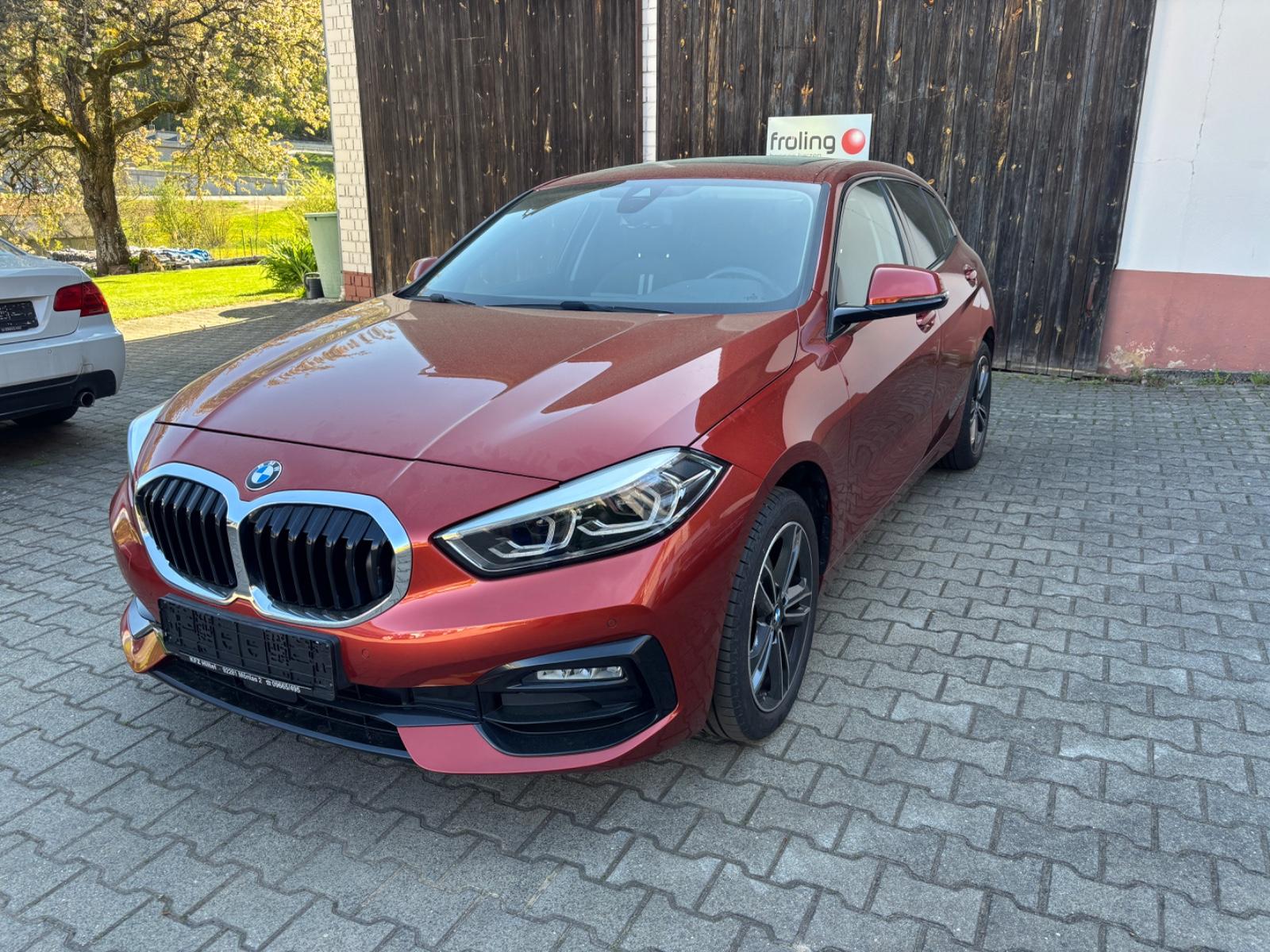 BMW 118 i Sport Line,Pano,Navi,SHZ,LED,RFK.8xAlu
