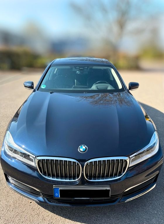 Image of BMW 740