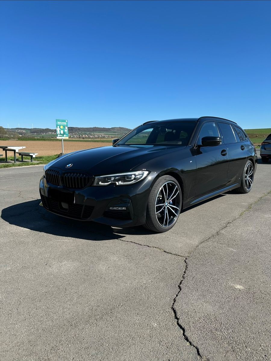 BMW 330i xDrive Touring M Sport A. M Sport