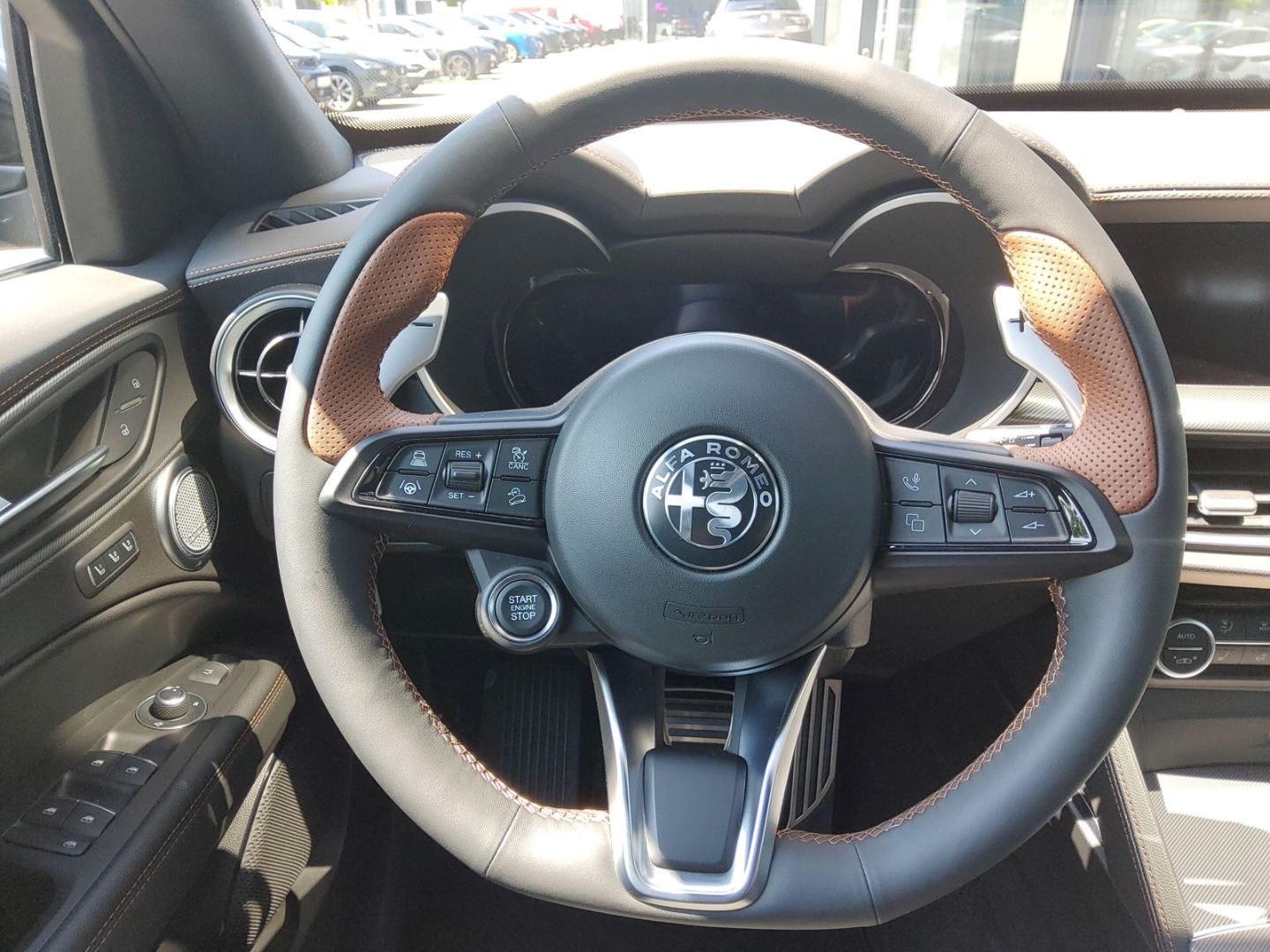 Fahrzeugabbildung Alfa Romeo Stelvio Intensa Sondermodell, Navi, 360°, 1,99%
