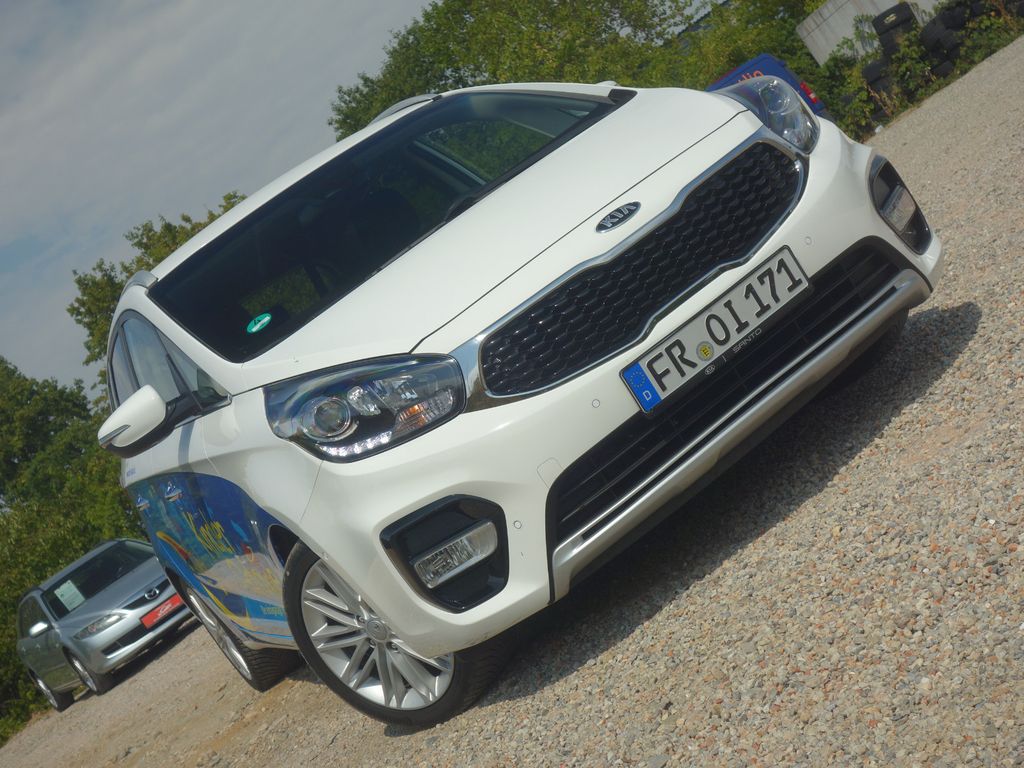 Image of Kia Carens