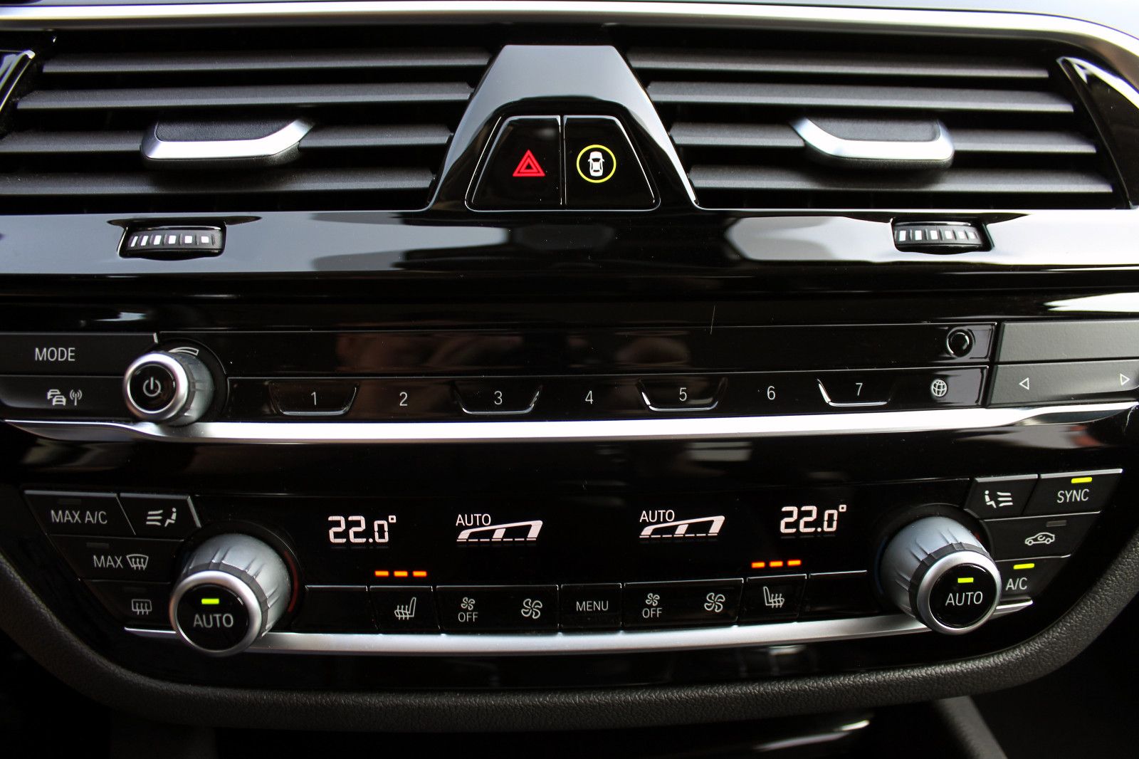 Fahrzeugabbildung BMW 530i Touring Steptr. Sport-Line LED HUD KAM ACC