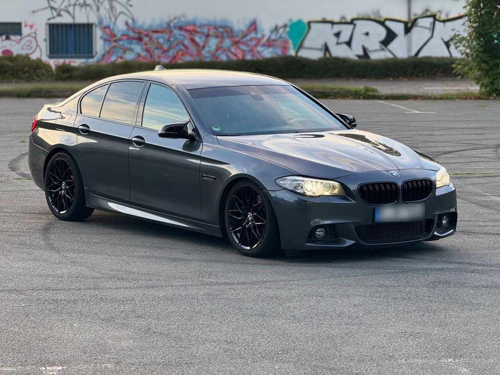 Image of BMW 530