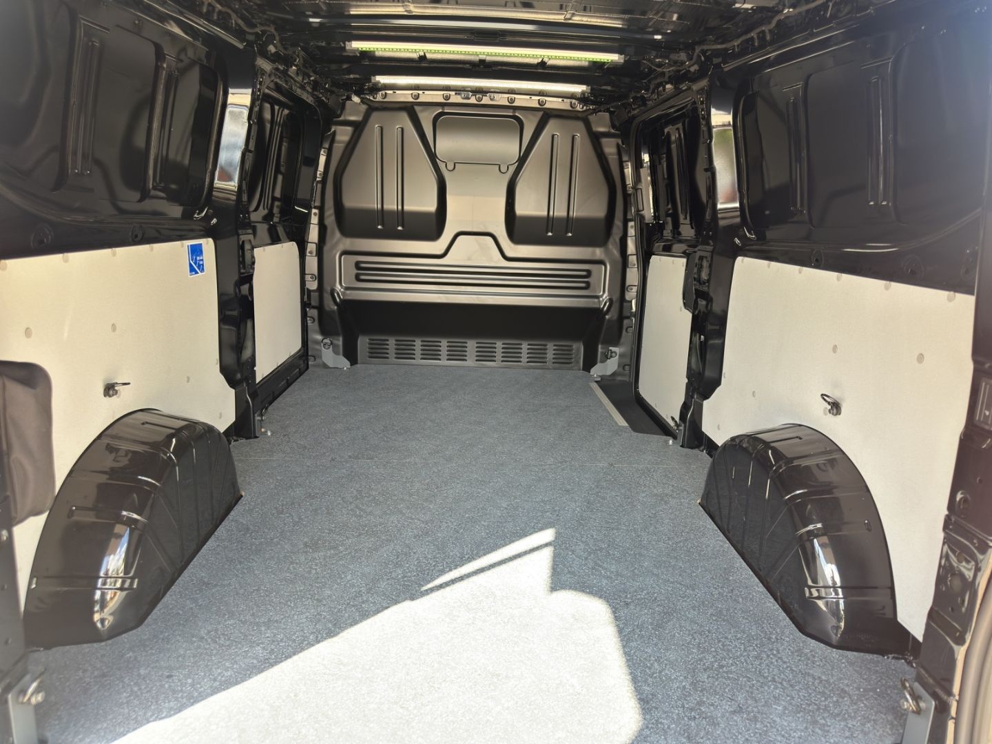 Transporter Kasten BEV 100 kW 64 kWh Automatik K