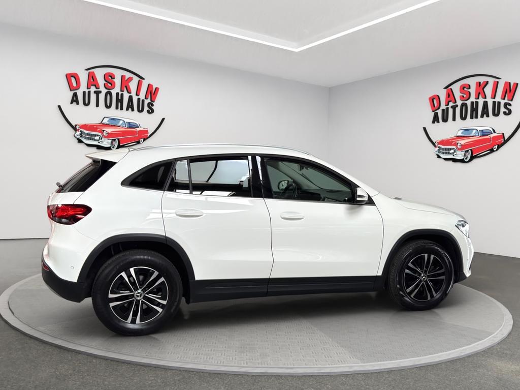 Mercedes-Benz GLA 180