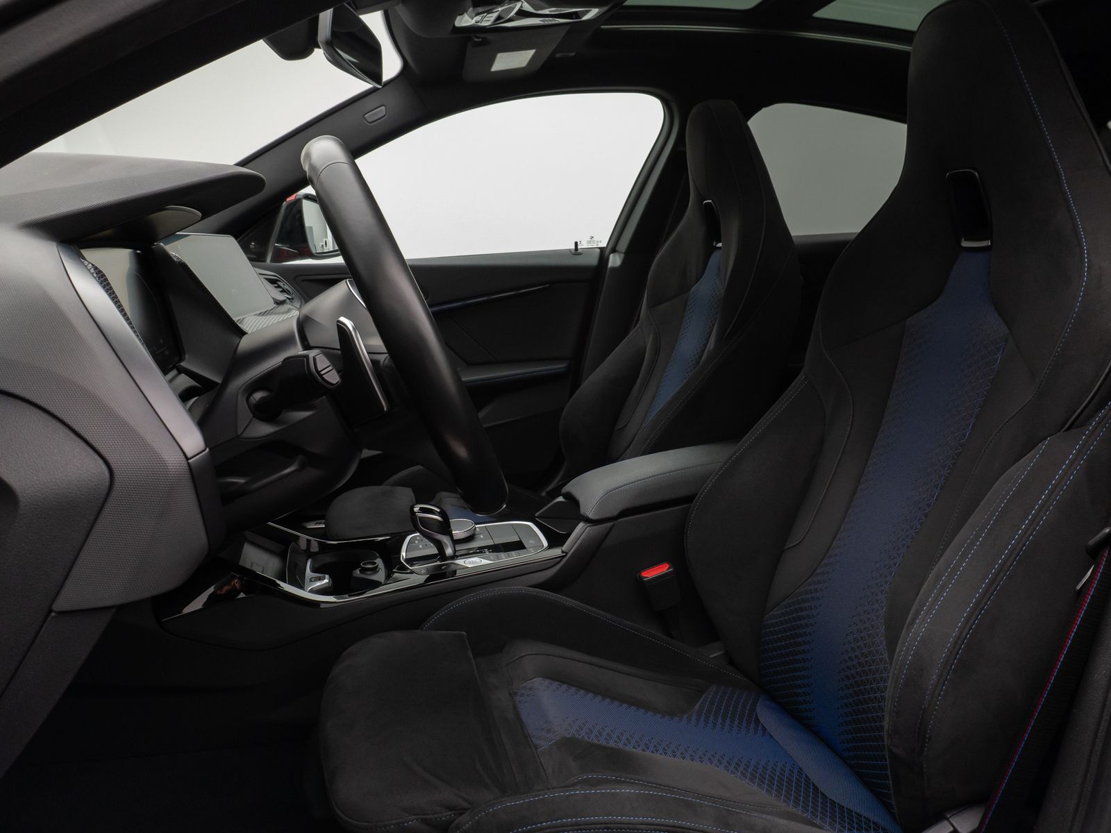 Fahrzeugabbildung BMW 220i Gran Coupé xDr M Sport Panorama Kamera H/K