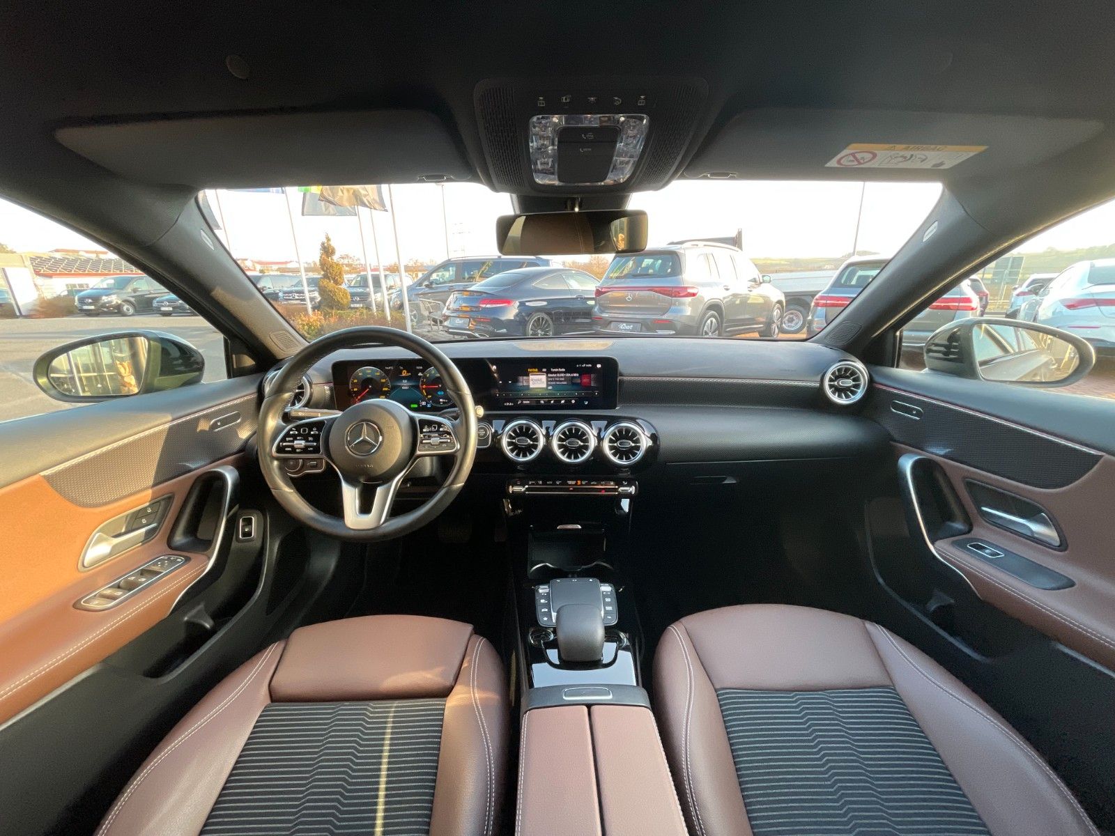 Fahrzeugabbildung Mercedes-Benz A 250e Progressive Night+AHK+Kamera+ILS+Ambiente