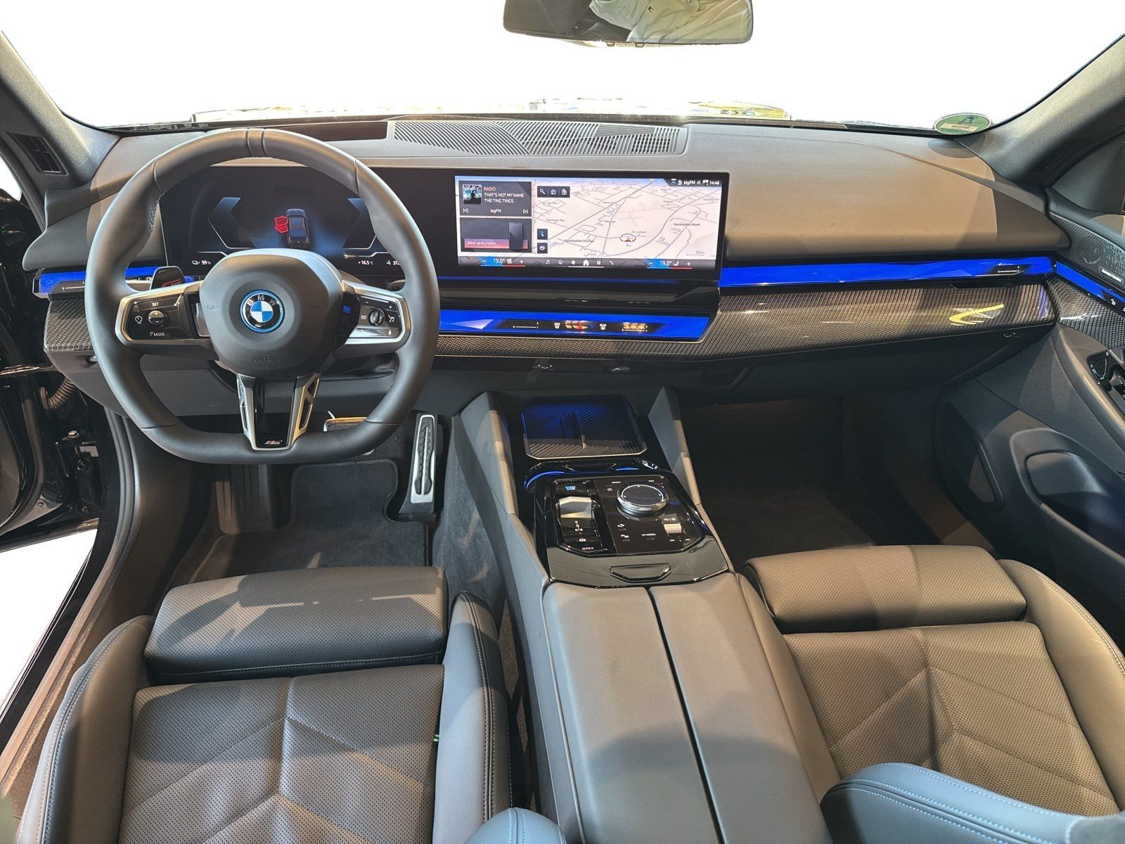 BMW i5 xDrive40 Vollaustattung m. AHK UPE 97.220,-€ foto 11