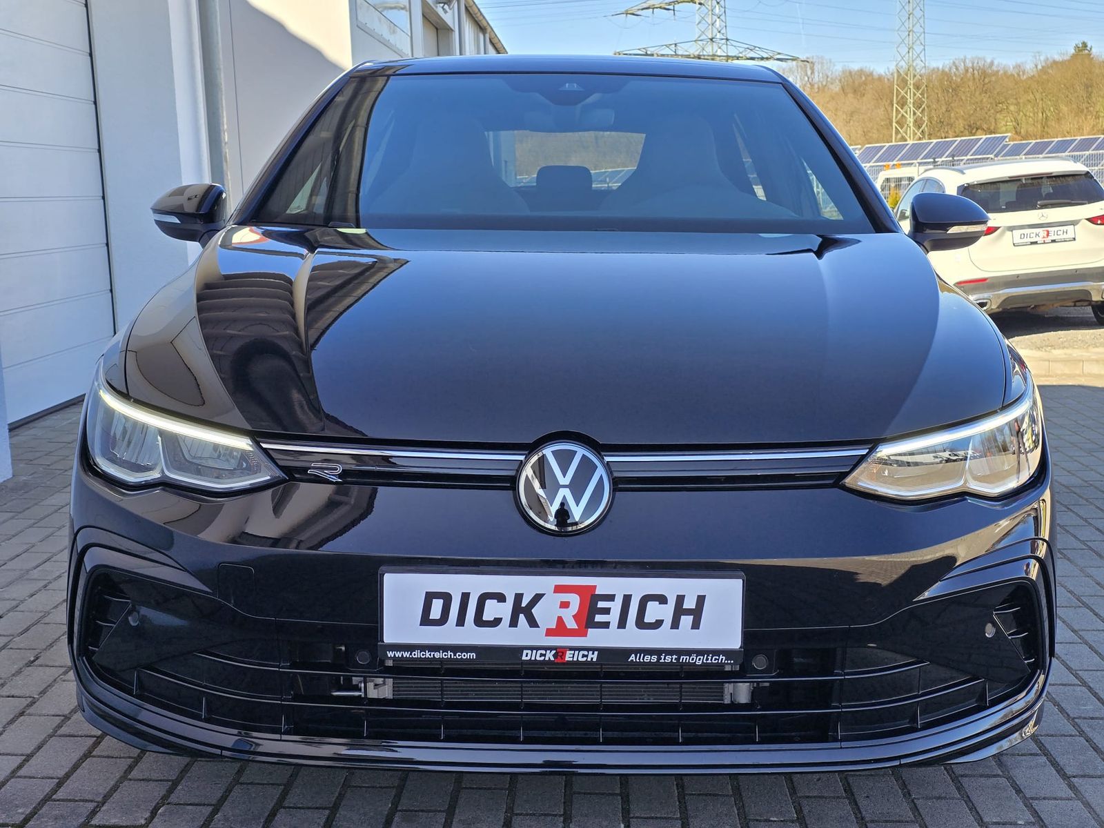 Fahrzeugabbildung Volkswagen Golf 1.5 TSI R-Line PANO*LED*ACC*KAMERA*PremNAVI