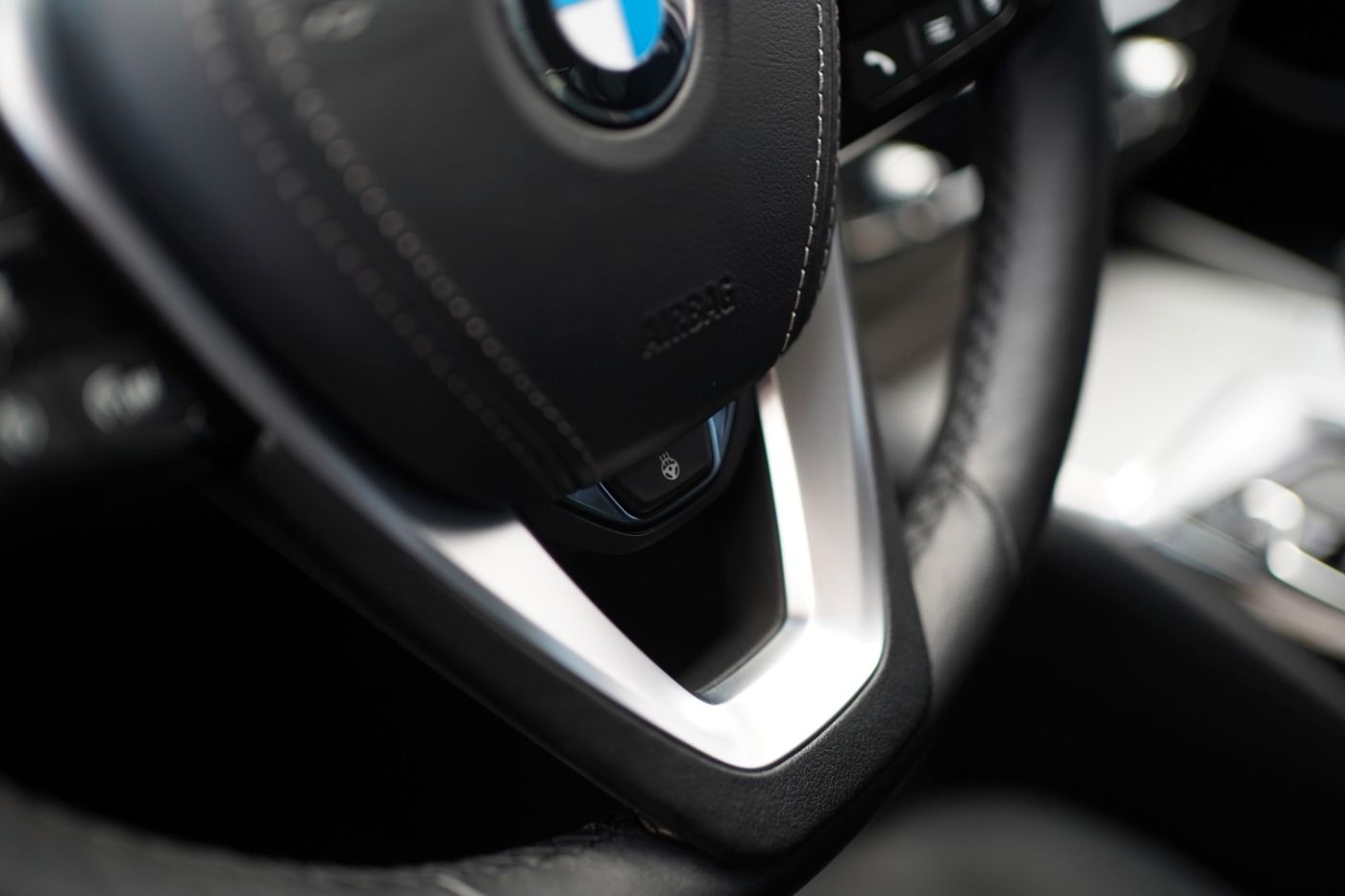 Fahrzeugabbildung BMW 520d Limousine +Parking Assistant+Standheizung