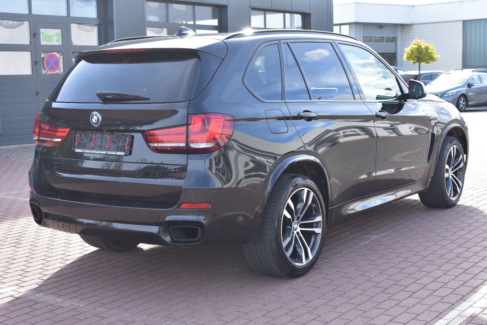 Fahrzeugabbildung BMW X5 M50d*RFK*XEN*PANO*H&K*NAVI*MIETKAUF