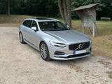 Volvo V90 D4 Inscription, Panorama, 8-fach Alu, scheck - silberne Volvo V90