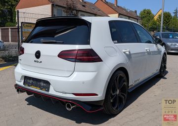 Volkswagen Golf - 5