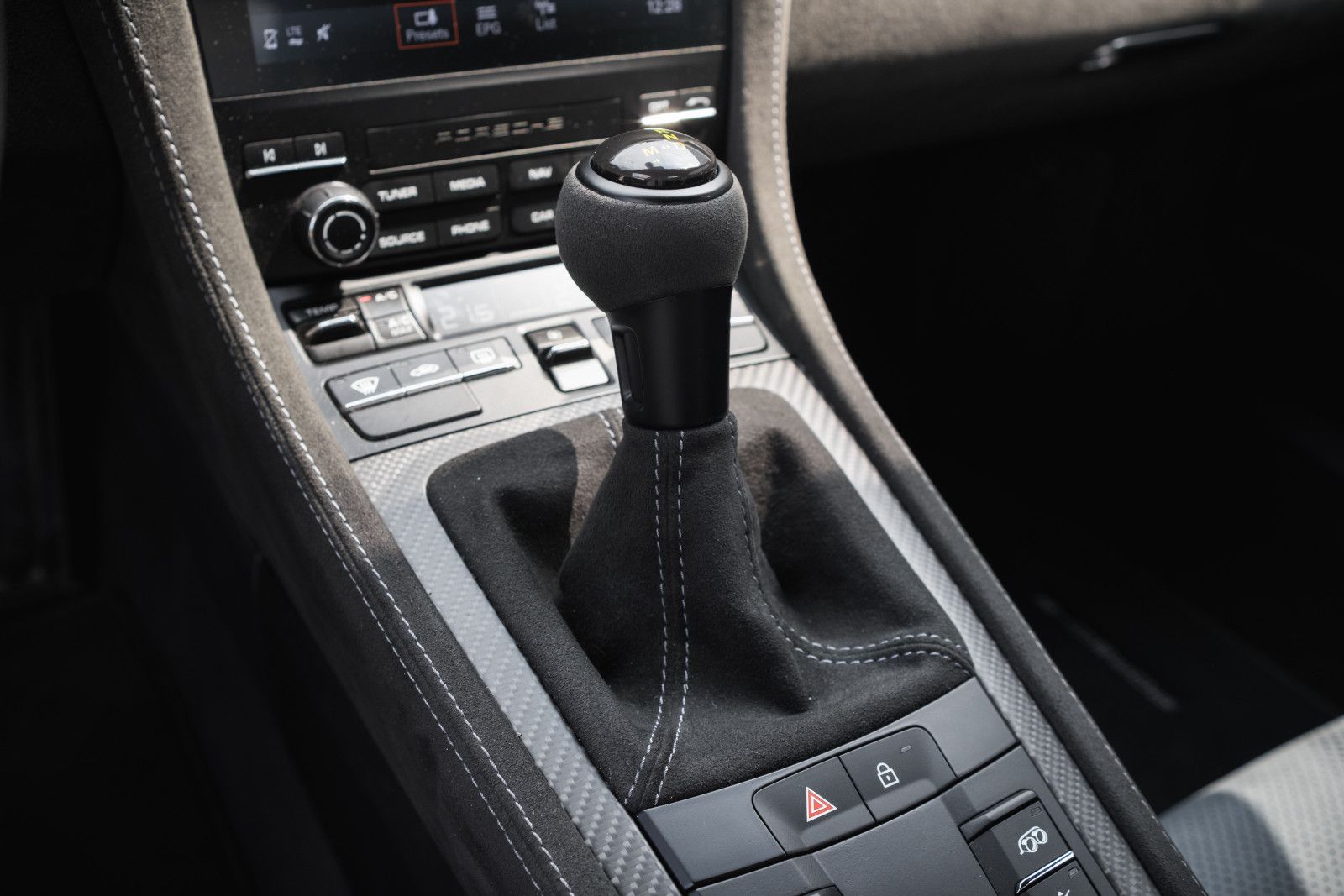 Fahrzeugabbildung Porsche 718 GT4 RS-Weissach-PTS-Lift-LED-Steuer-Folie
