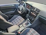 Volkswagen Golf VII GTI 2.0 TSI DSG LED+NAVI+CarPlay+SHZ+PD - mit Benzin-Antrieb: Schwarz, Abstandswarner, Limousine