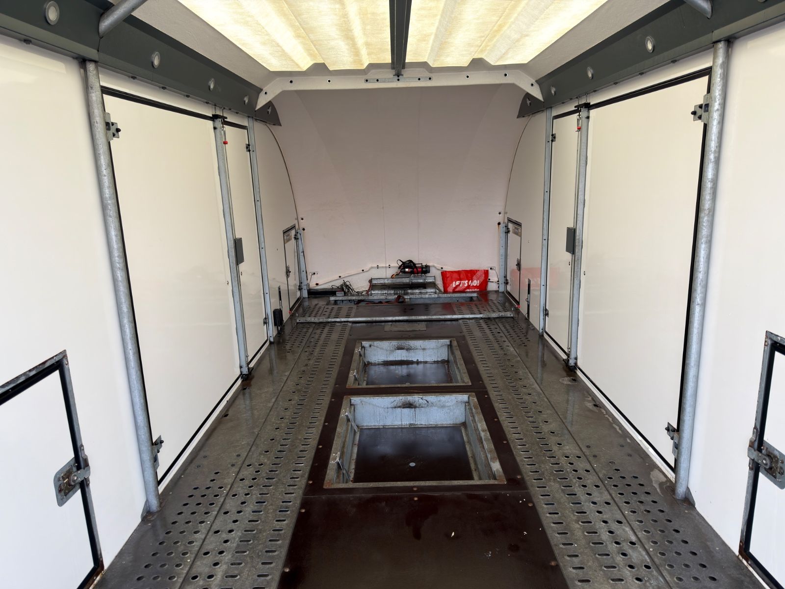 Fahrzeugabbildung Brian James Racetransporter RT6