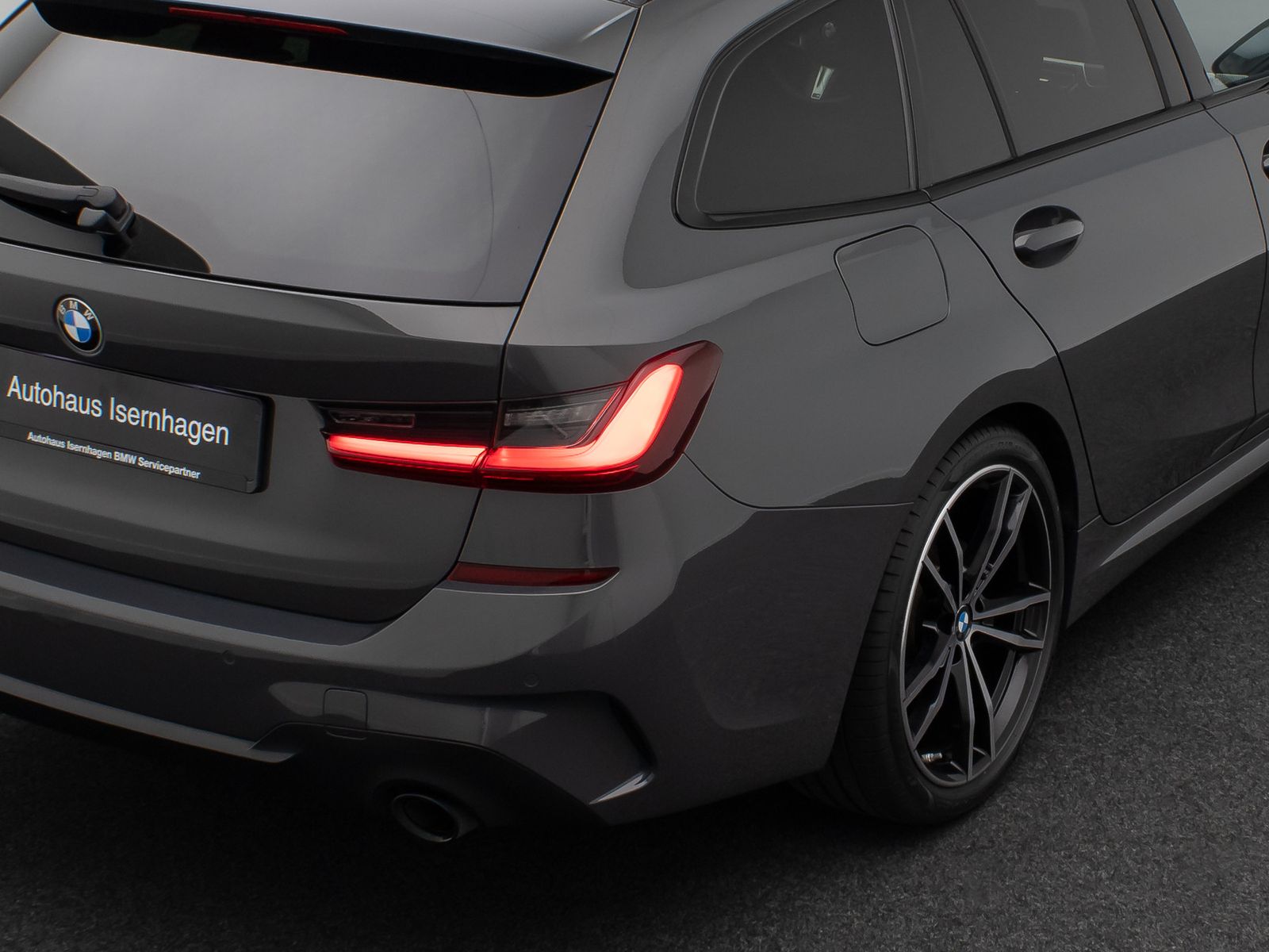 Fahrzeugabbildung BMW 320i M Sport Individual Komfort Laser AHK 19Zoll