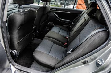 Fahrzeugabbildung Toyota Avensis Executive 1.HAND| NAVI | AHK |  TÜV NEU