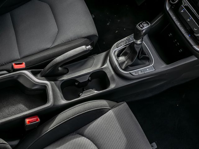 Hyundai i30 cw Pure Kamera Navi SHZ PDC TEMP