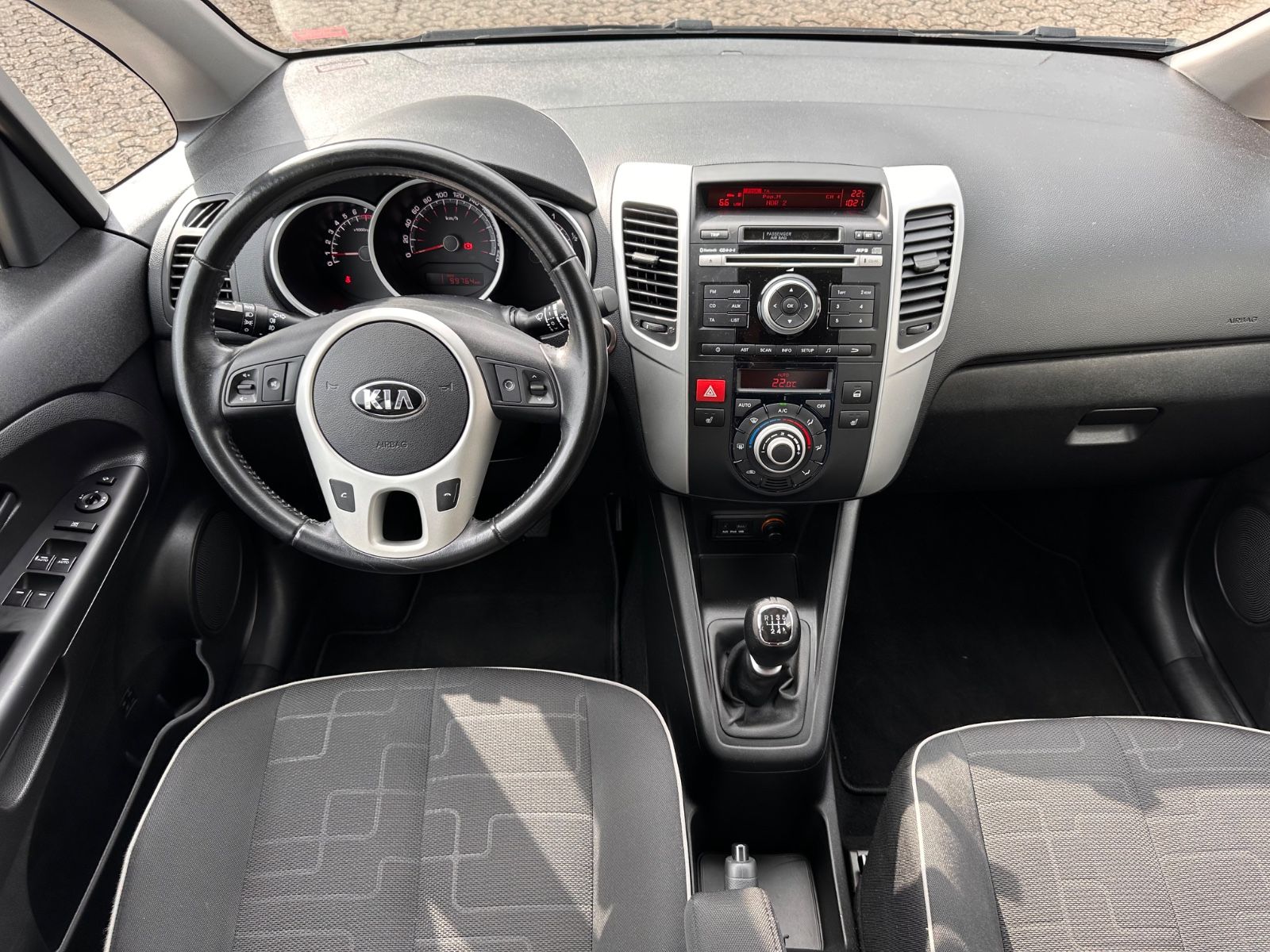 Fahrzeugabbildung Kia Venga 1.4 FIFA World Cup Edition SHZG/BT/Keyless