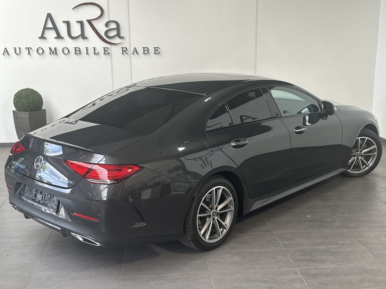 Fahrzeugabbildung Mercedes-Benz CLS 400d 4M AMG-Line NAV+LED+PANO+20ZO+BURMESTER