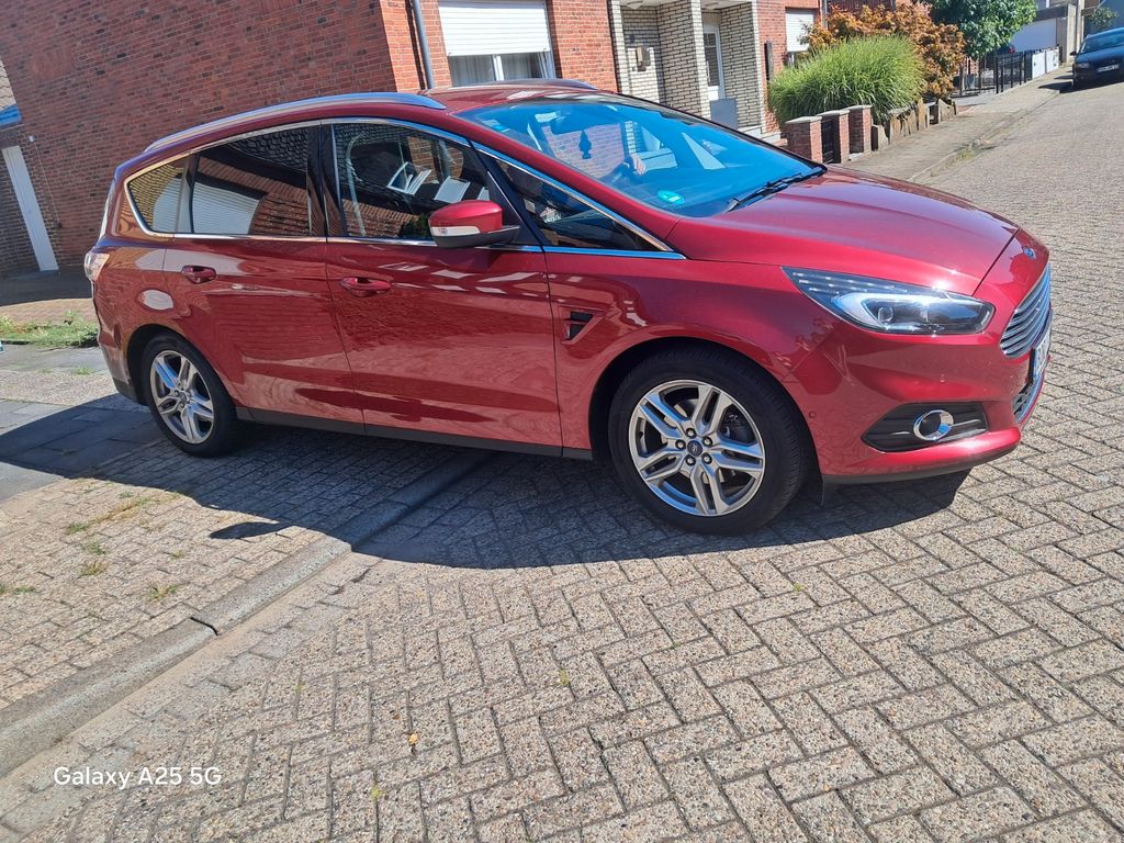 Image of Ford S-Max