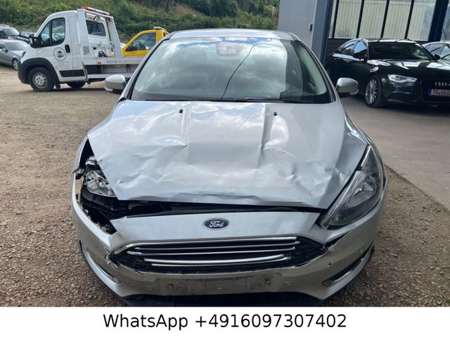 Ford Focus Lim. Titanium Navi,PDC,Klima-Auto,Multi