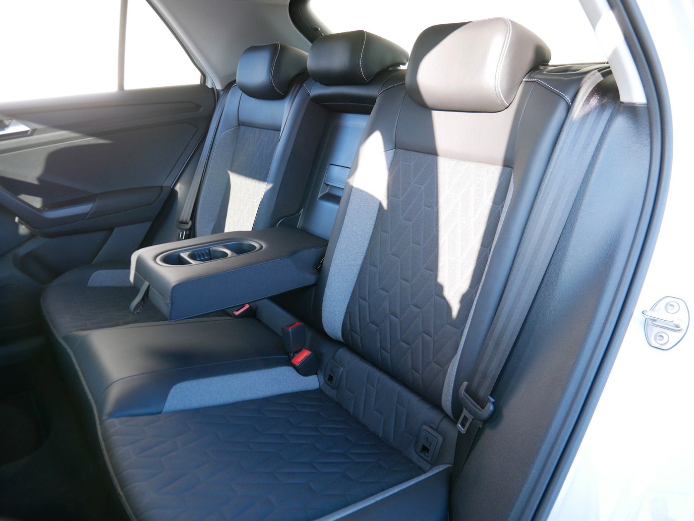 Fahrzeugabbildung Volkswagen T-Roc 1.0 TSI GOAL NEU35T ACC LED SHZ Allwetter