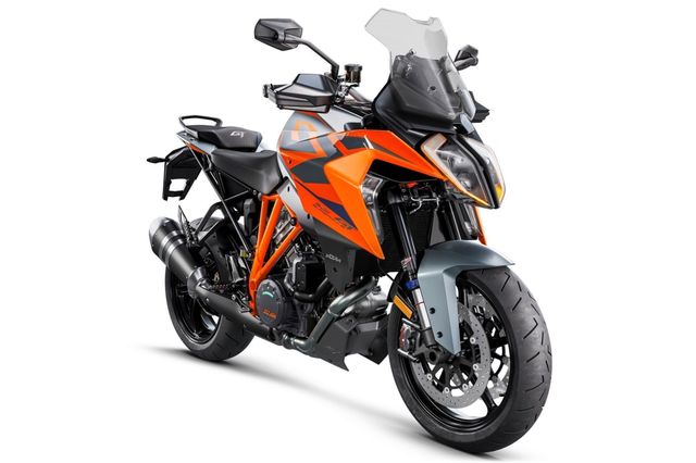 KTM 1290 Super Duke GT 2024er Modell inklusive 3