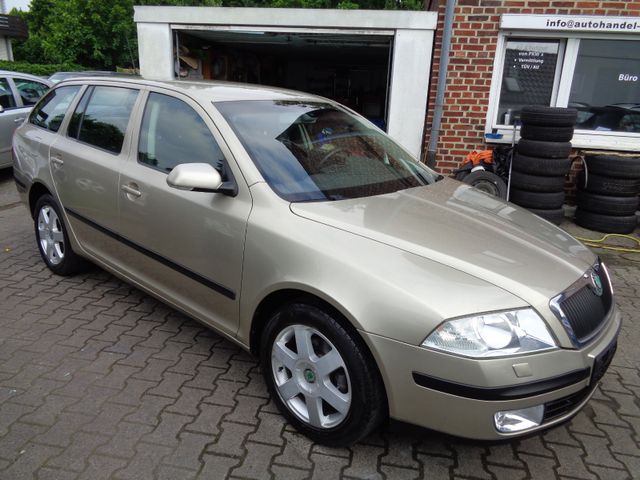 Skoda Octavia Combi Elegance 1.Hand,Auomatikgetr.,NAVI