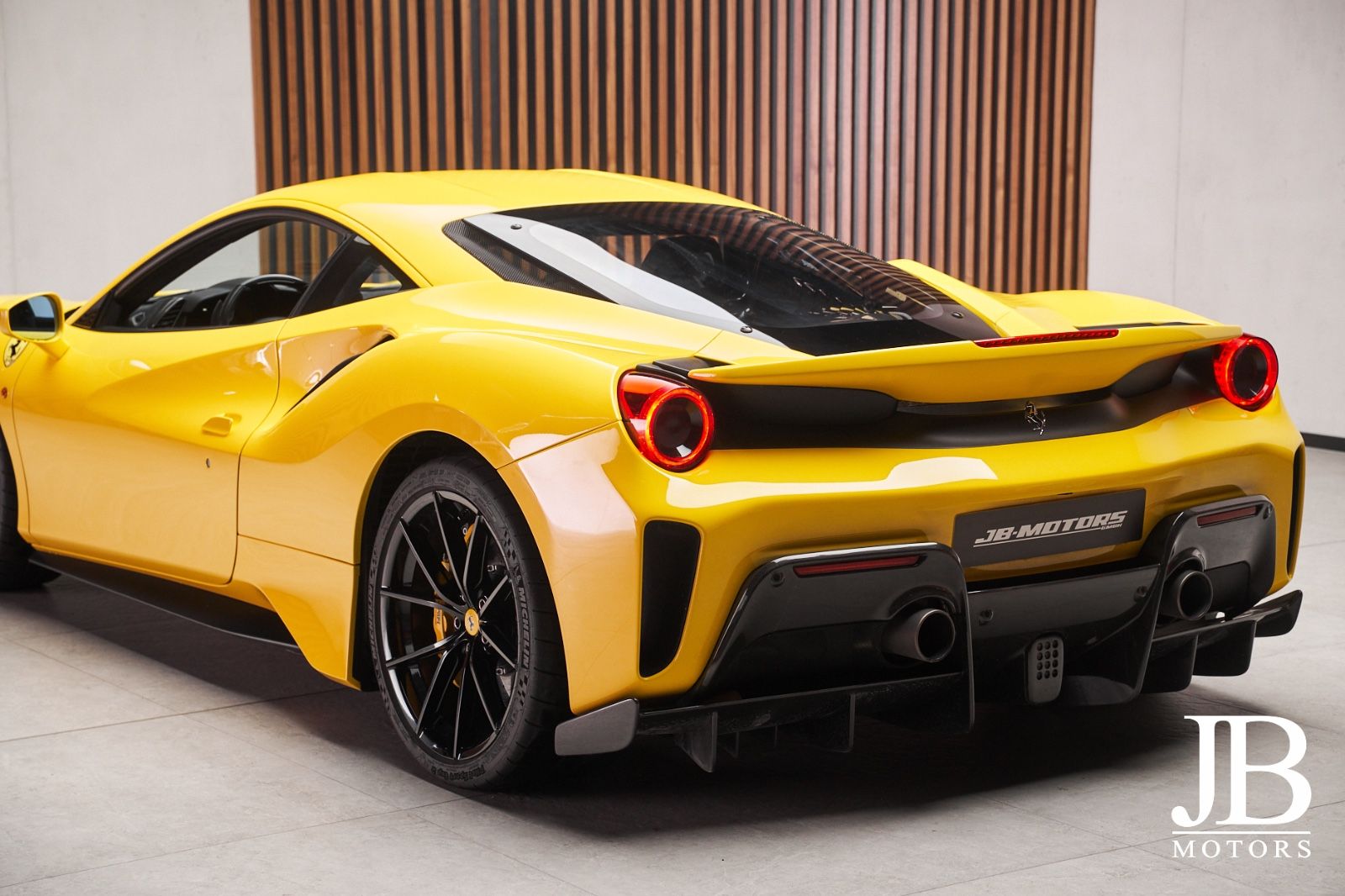 Fahrzeugabbildung Ferrari 488 Pista Racing Seats Lightweight Carbon German
