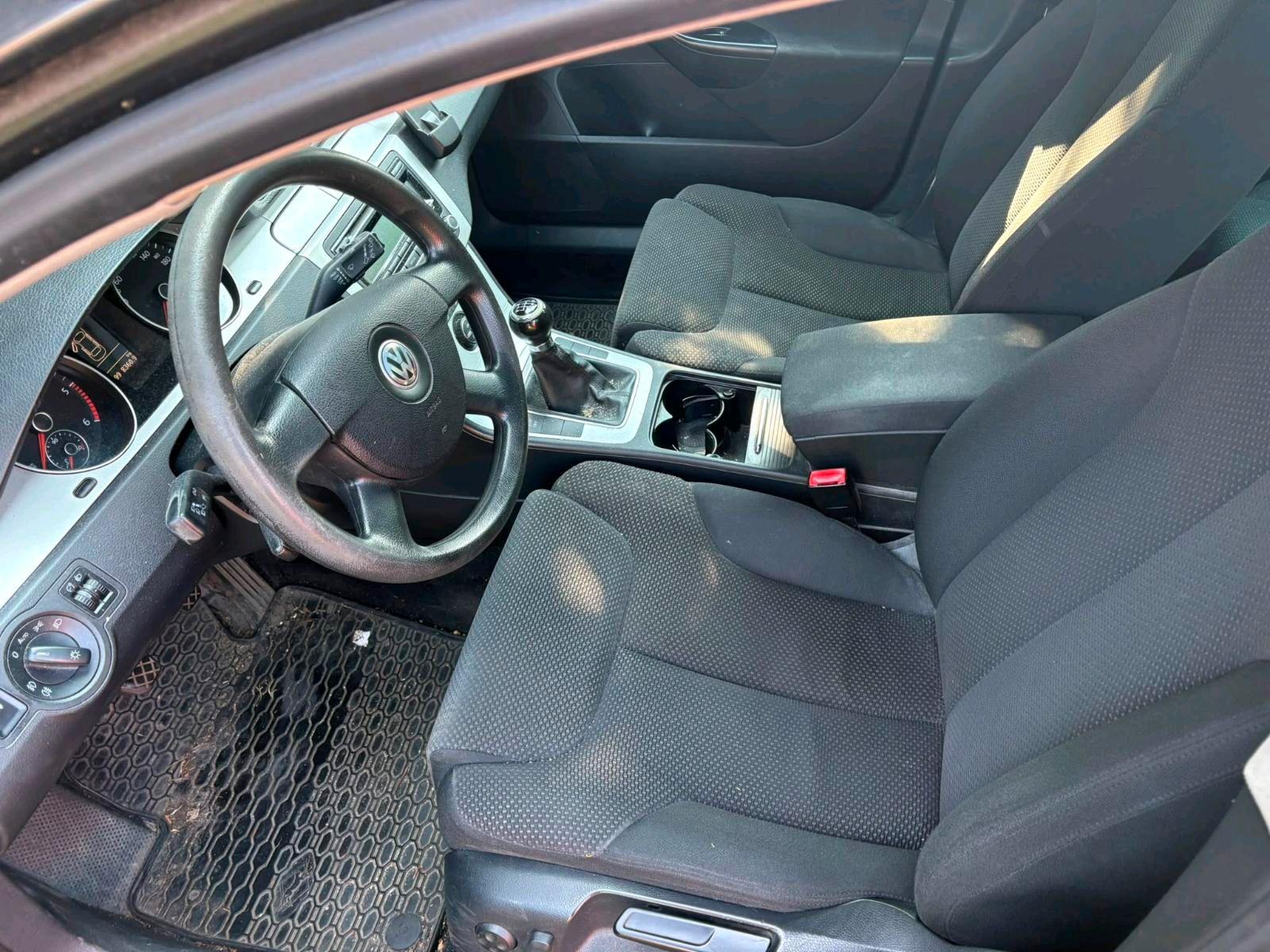 Volkswagen Passat 2009 — photo 14
