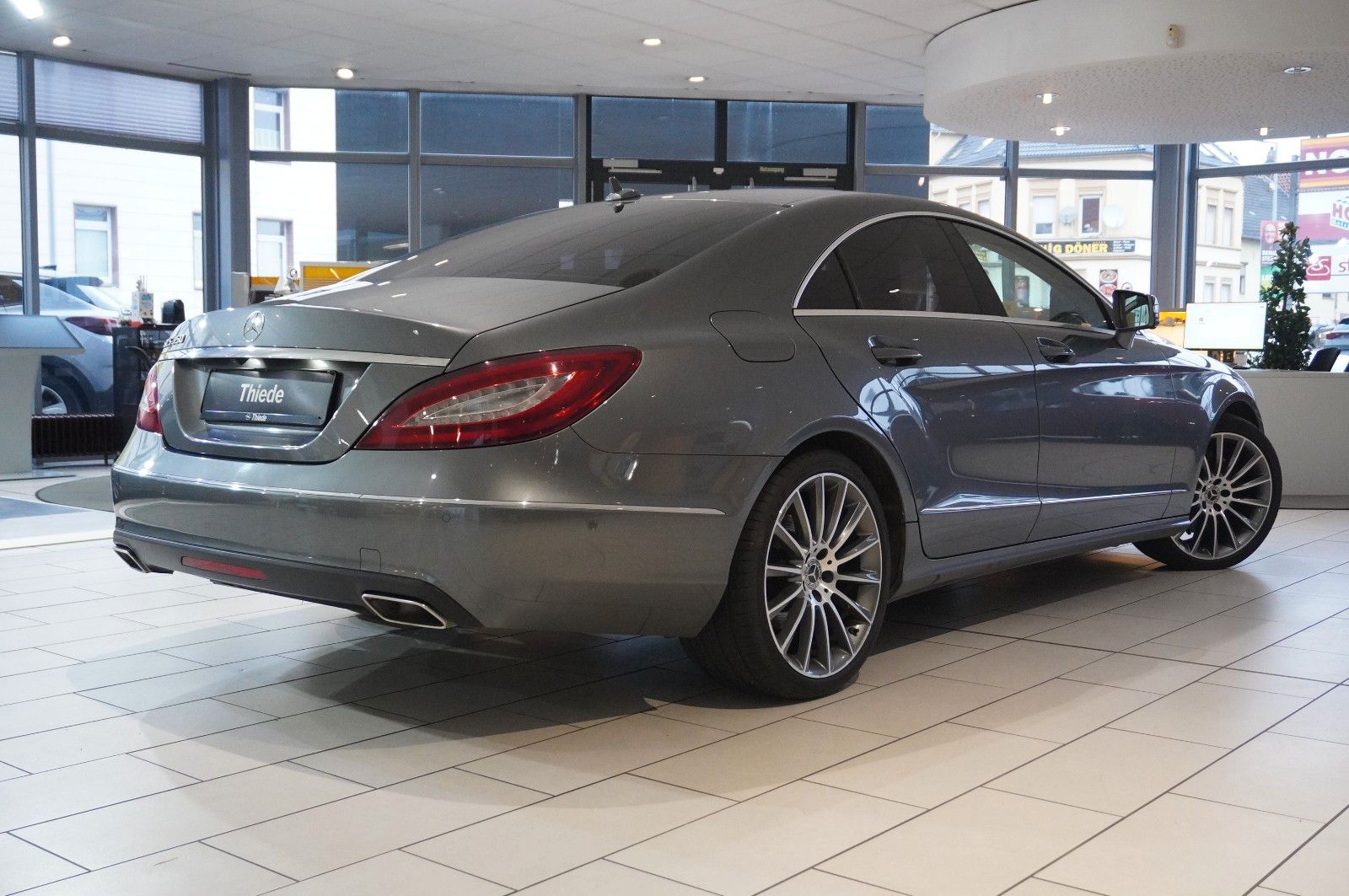 Fahrzeugabbildung Mercedes-Benz CLS 350 COUPE NAVI/AMG/KAMERA/MULTIBEAM/SH/TEMP.