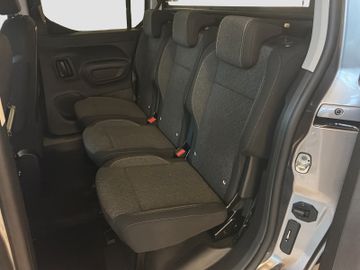 Fotografie 13 des Opel Combo Life 1,5 D Edition Navi, RFK, Lenkradheiz.