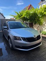 Skoda Octavia 1.6 TDI SCR Active Combi Active - Skoda Octavia Active mit Diesel-Antrieb